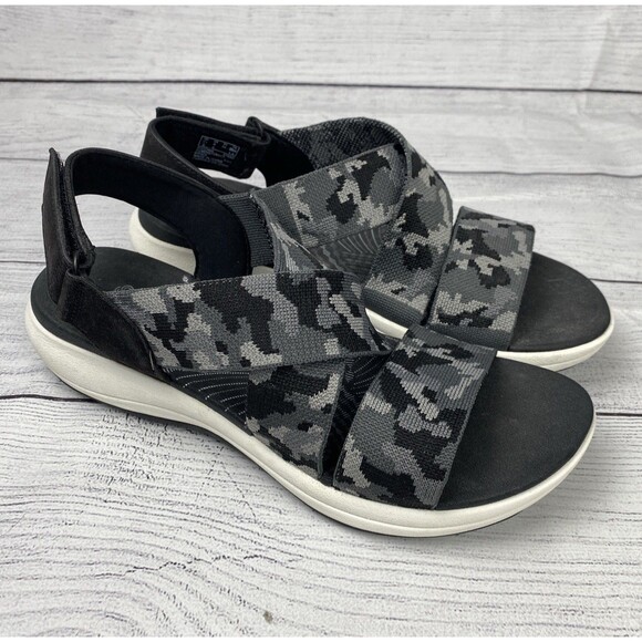 CLOUDSTEPPERS Clarks Sport Sandals 9 Mira Lily Black Gray Camo Strappy Comfort - Picture 1 of 7